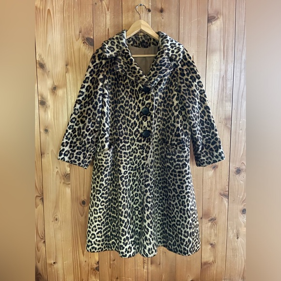 Vintage Jackets & Blazers - Vintage 60s faux fur Leopard coat